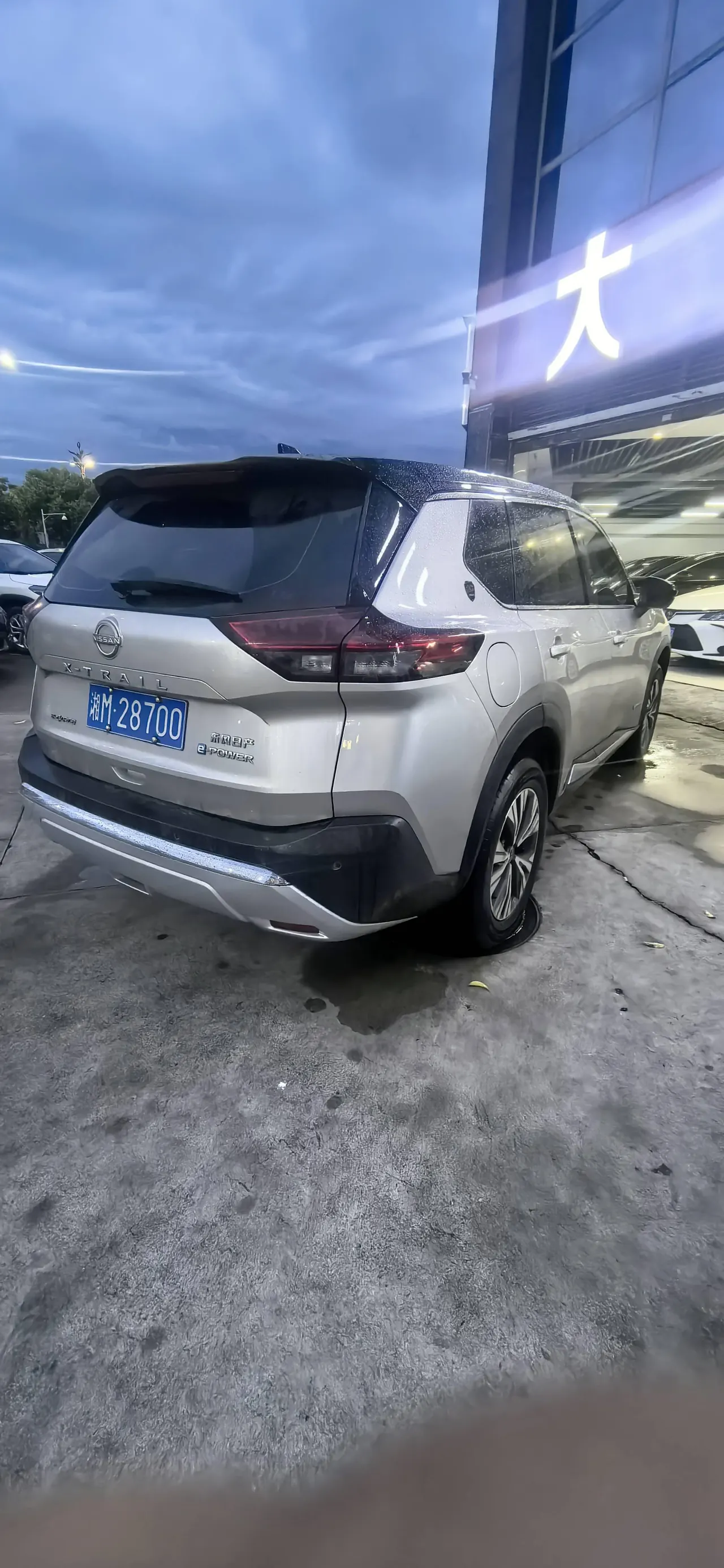 Nissan 2023 Qijun e-POWER 1.5 Super Mixed Dual Motor Four-wheel Drive Deluxe Automatic Gear 7