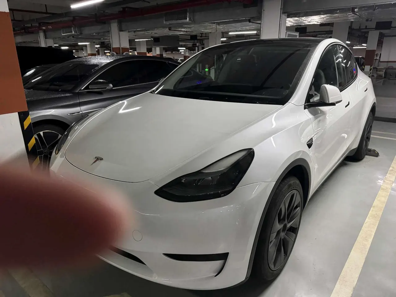 Tesla 2024 Model Y rear-wheel drive version automatic transmission - View 1