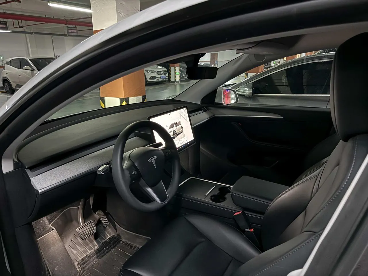Tesla 2024 Model Y rear-wheel drive version automatic transmission 3
