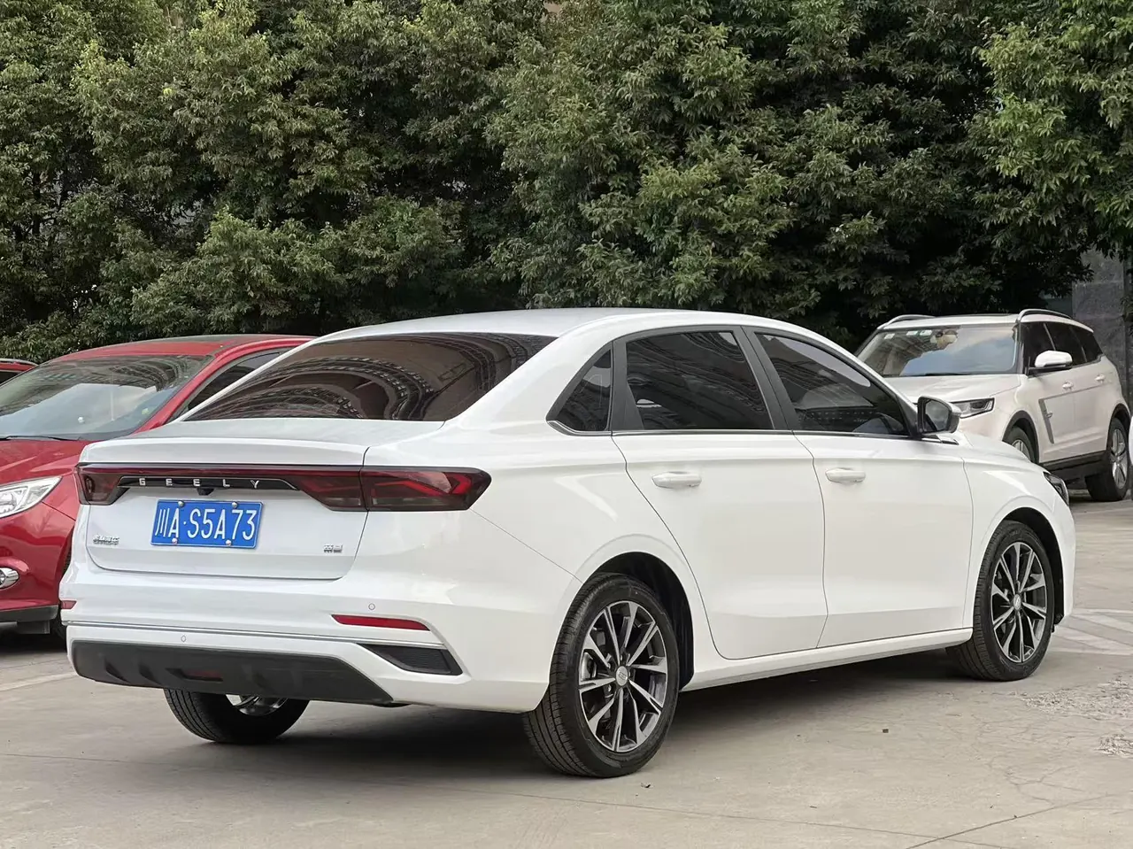 Geely 2025 Emgrand-sedan 1.5 stepless flagship automatic gear 6