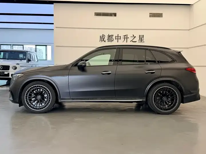 Mercedes Benz GLC AMG 2024 AMG GLC 43 4MATIC 3