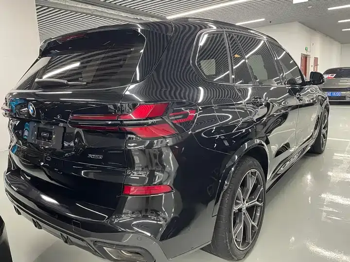 BMW X5 2024 xDrive 30Li M sports obsidian night suit 11