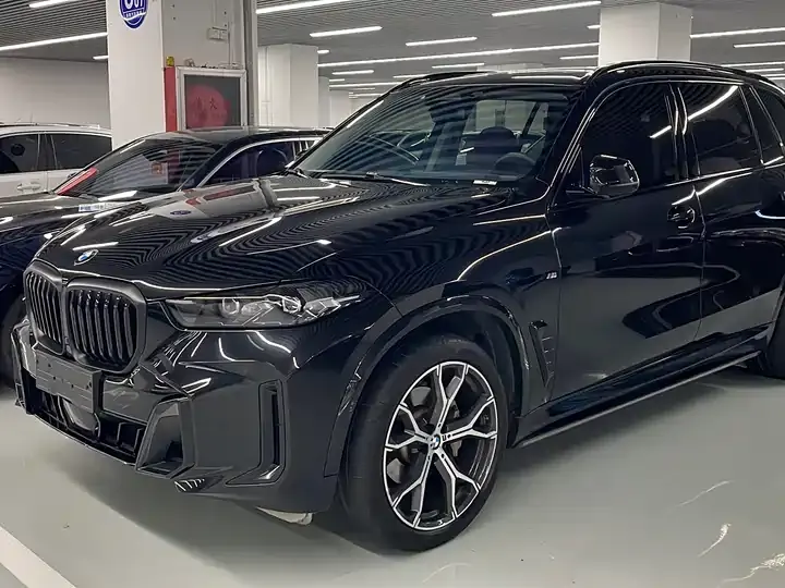 BMW X5 2024 xDrive 30Li M sports obsidian night suit 4