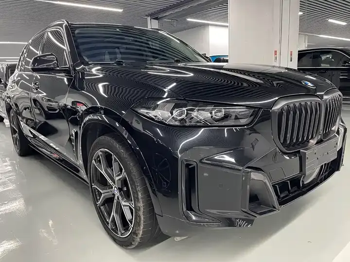 BMW X5 2024 xDrive 30Li M sports obsidian night suit 5