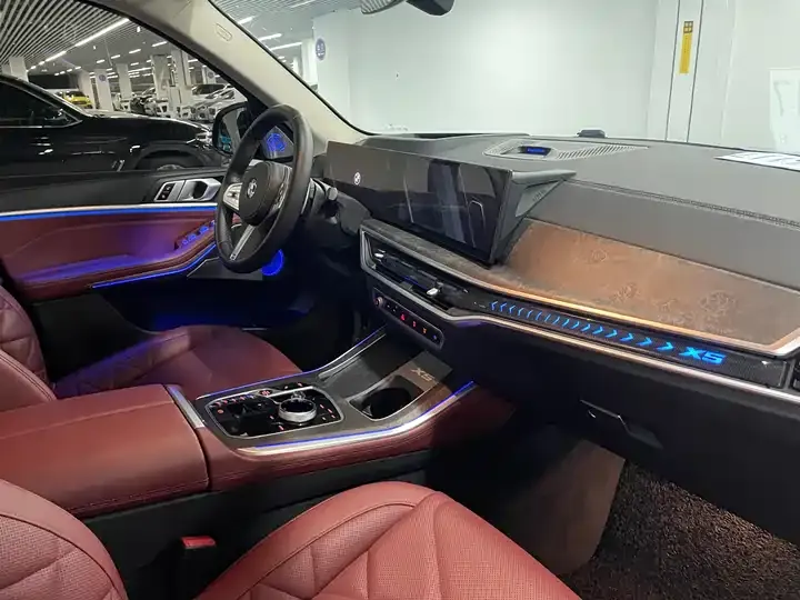 BMW X5 2024 xDrive 30Li M sports obsidian night suit 8