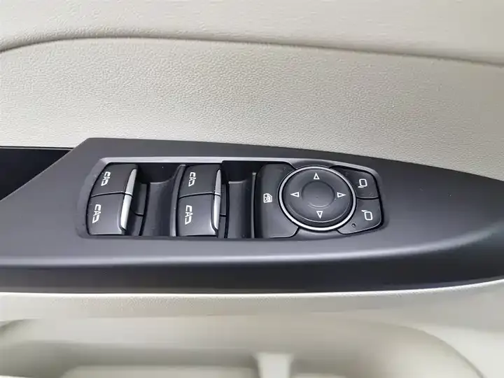 Buick GL8 2023 ES Lu Zun Comfort 9