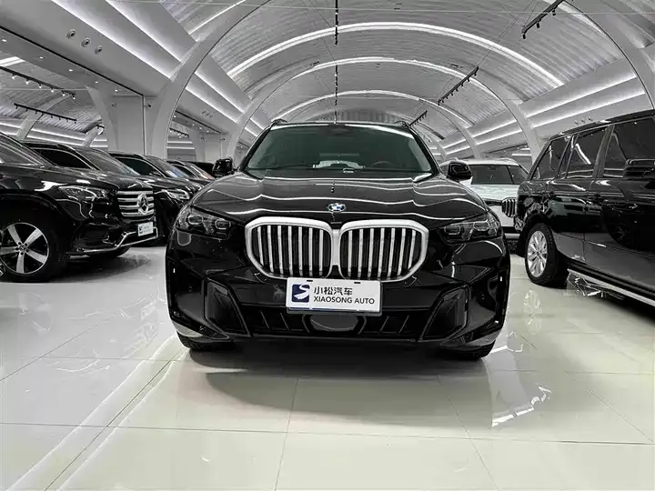 BMW X5 2025 xDrive 30Li exclusive m sports obsidian night suit 3