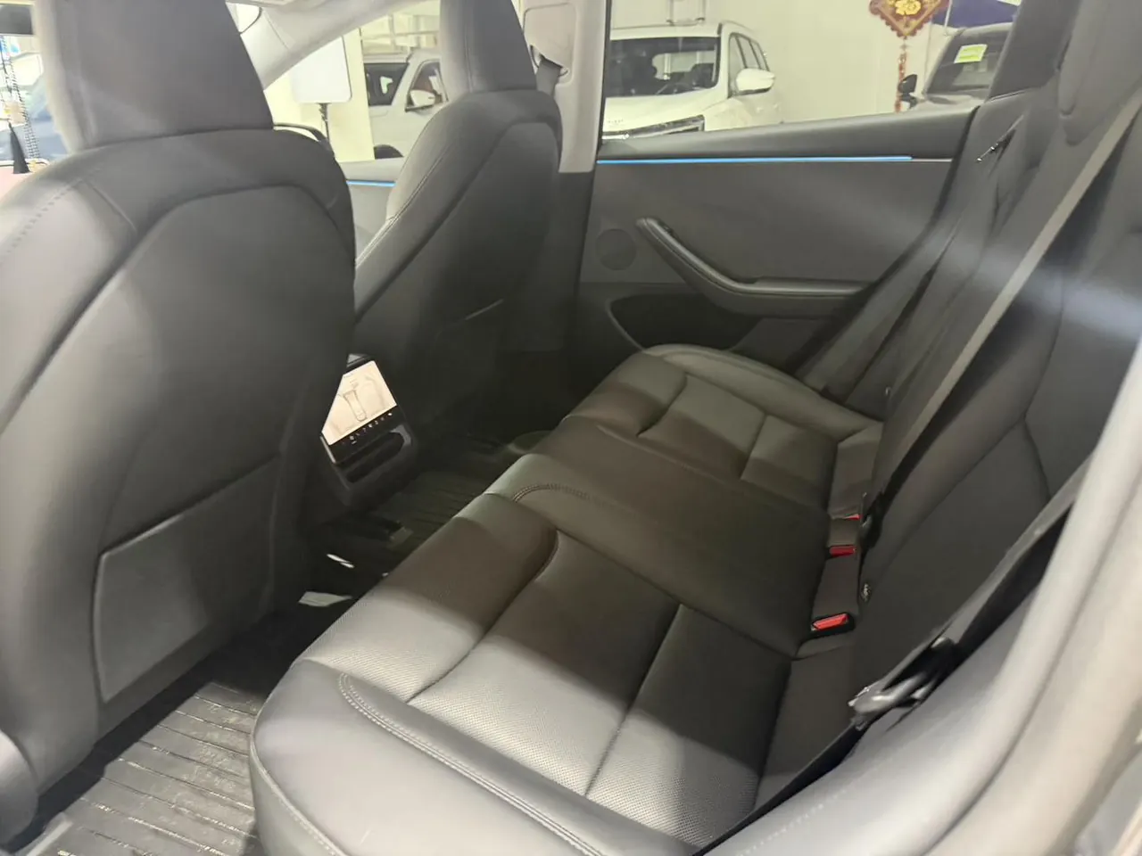 Tesla 2025 Model 3 rear-wheel drive version of automatic transmission 18