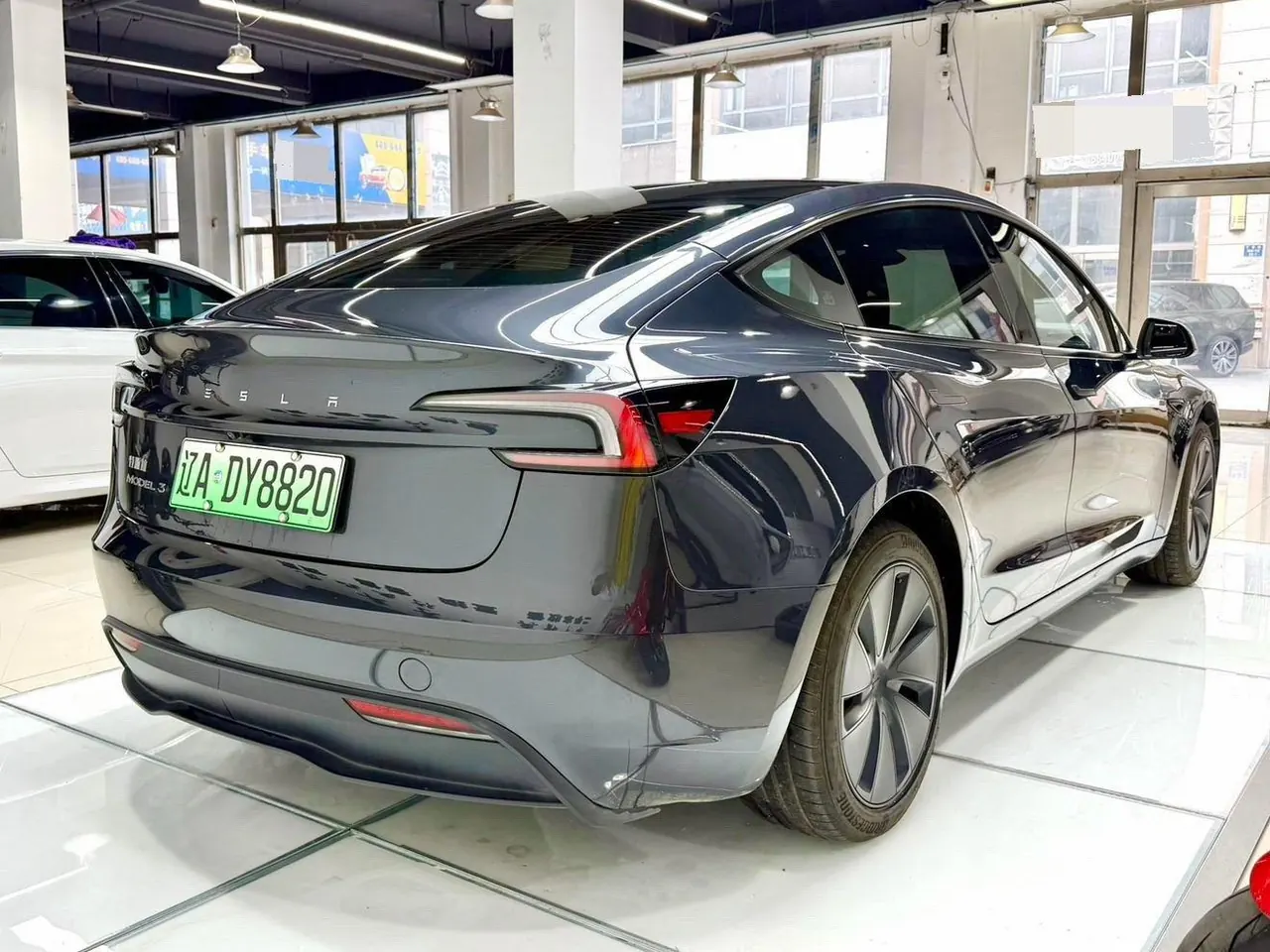 Tesla 2025 Model 3 rear-wheel drive version of automatic transmission 5
