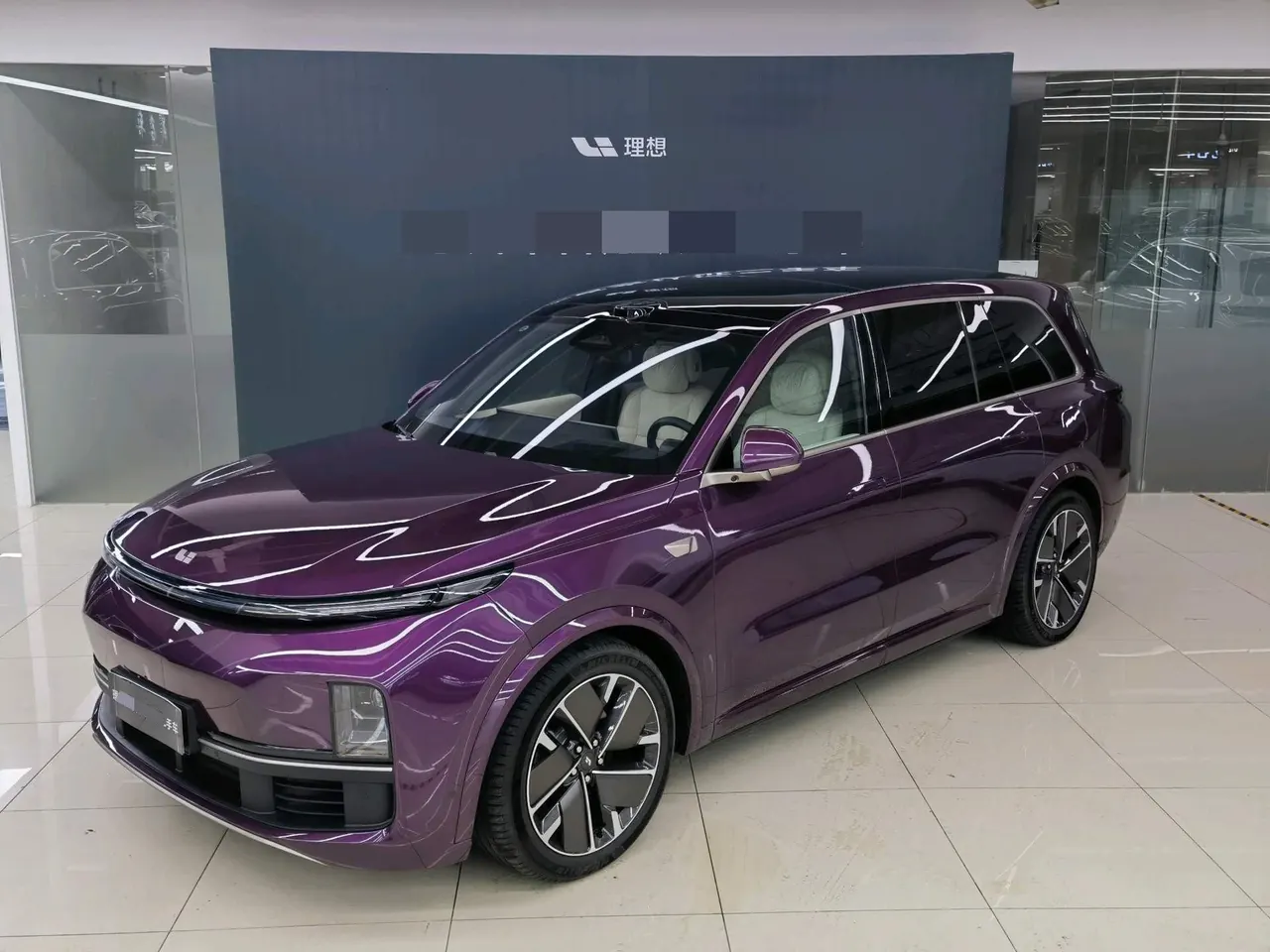 Li 2025 L9 Ultra Smart Refresh Edition Automatic Transmission - View 1