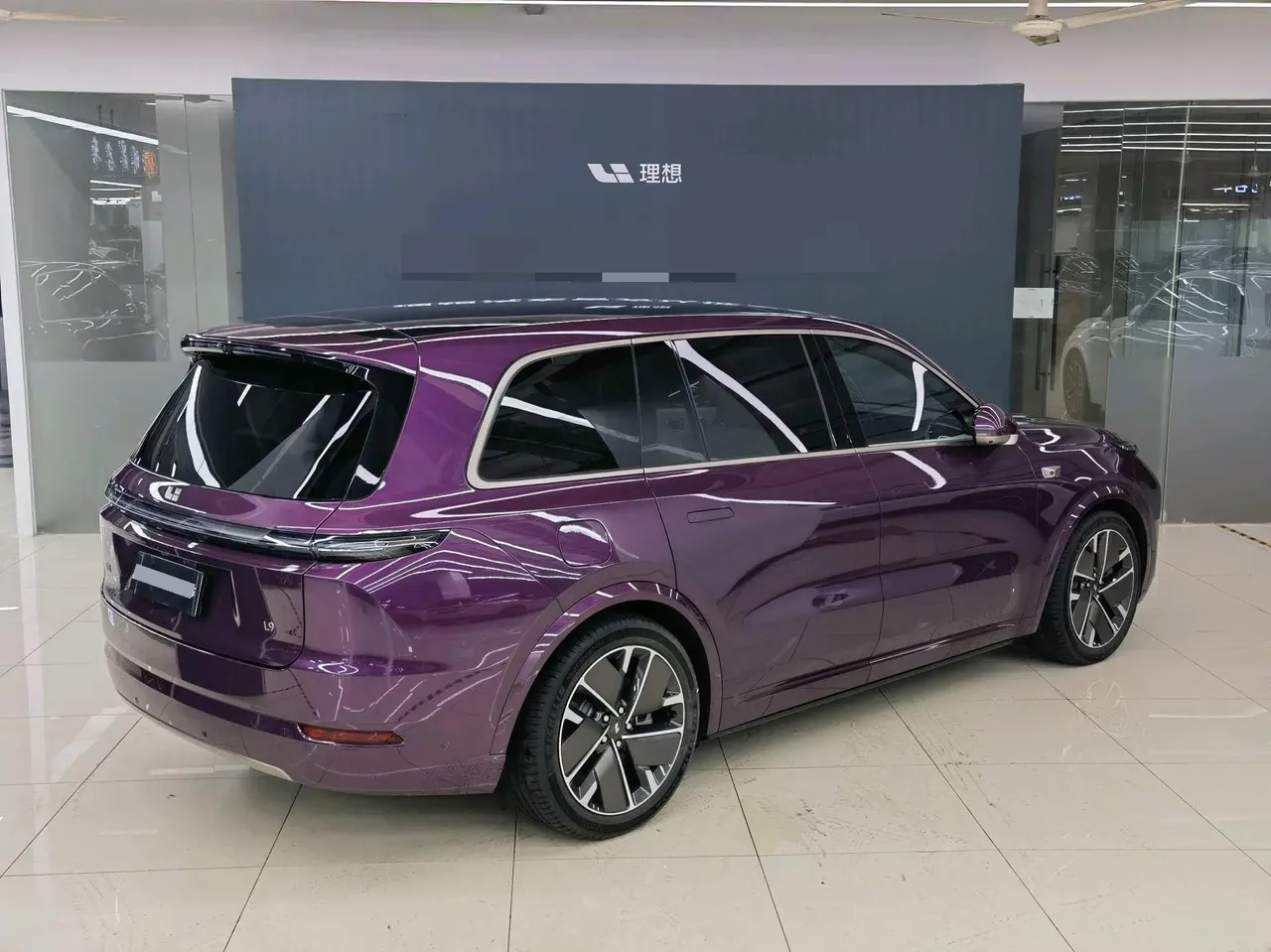 Li 2025 L9 Ultra Smart Refresh Edition Automatic Transmission 3