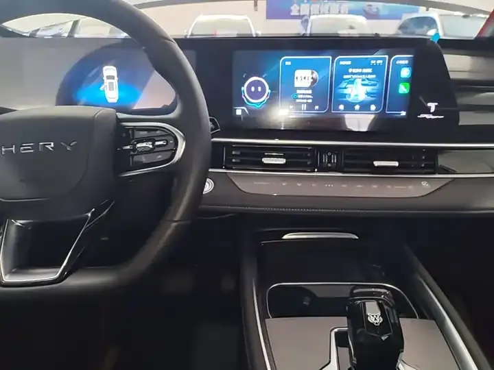 Ruihu 7 PLUS 2025 1.6TGDI DCT Luxury Model 10