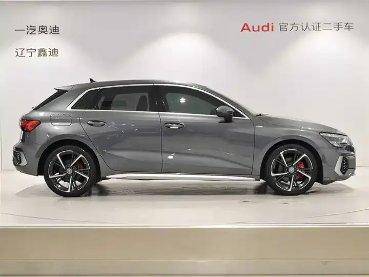 Audi A3 2021 model Sportback 35 TFSI Fashion Sport version 3