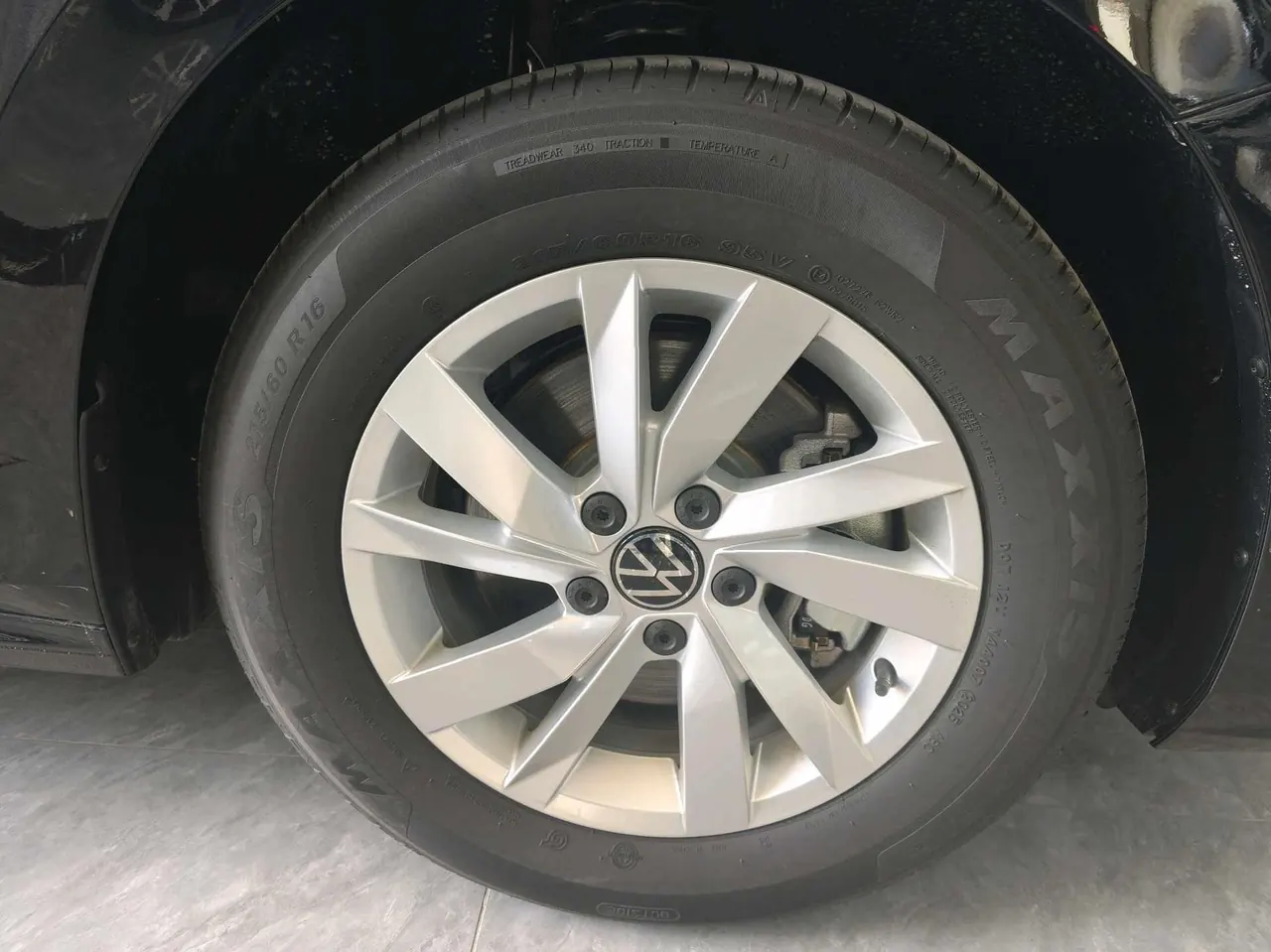 Volkswagen 2023 Passat PHEV 1.4T 430 Deluxe Automatic Gear 10