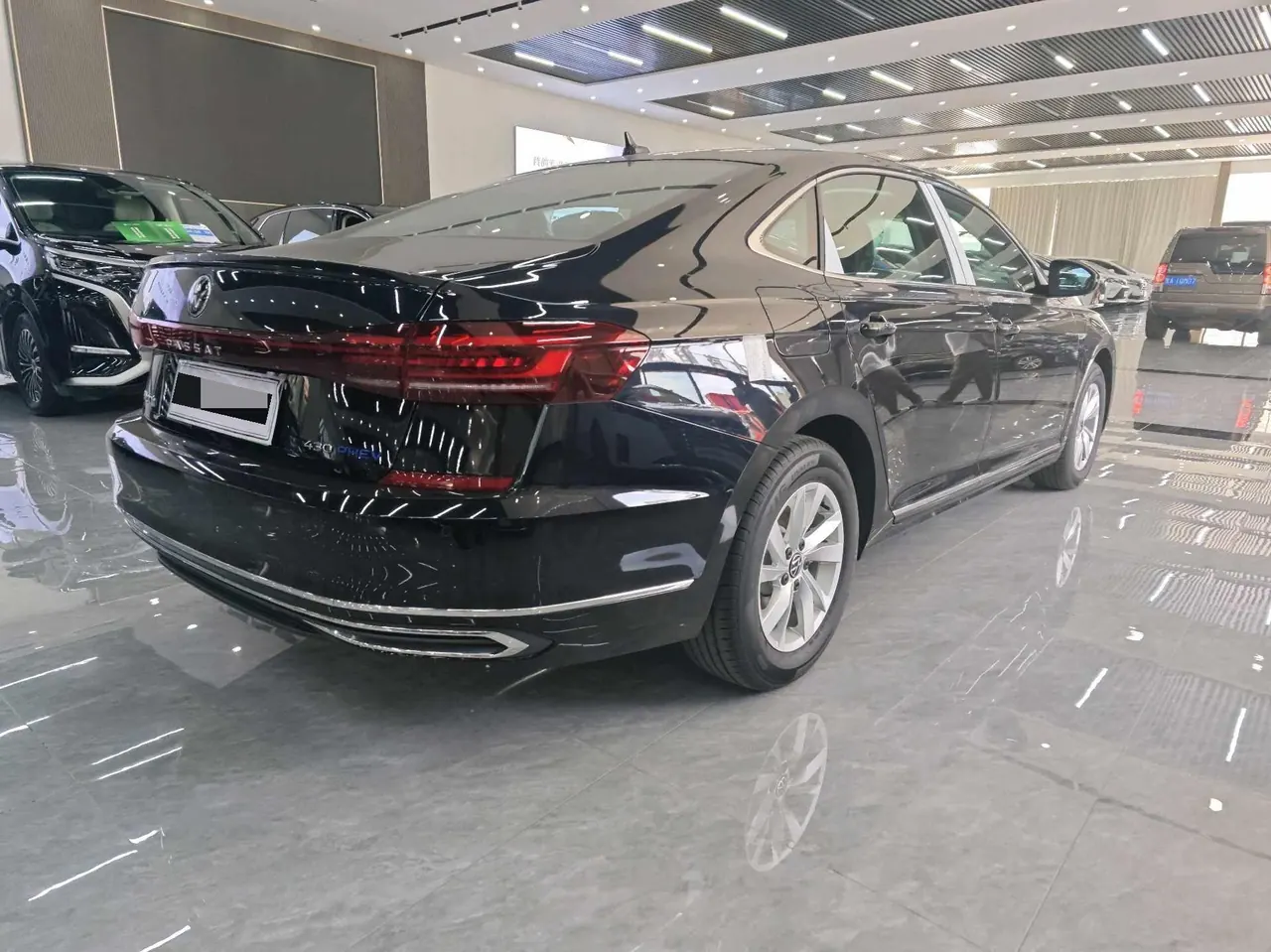 Volkswagen 2023 Passat PHEV 1.4T 430 Deluxe Automatic Gear 3
