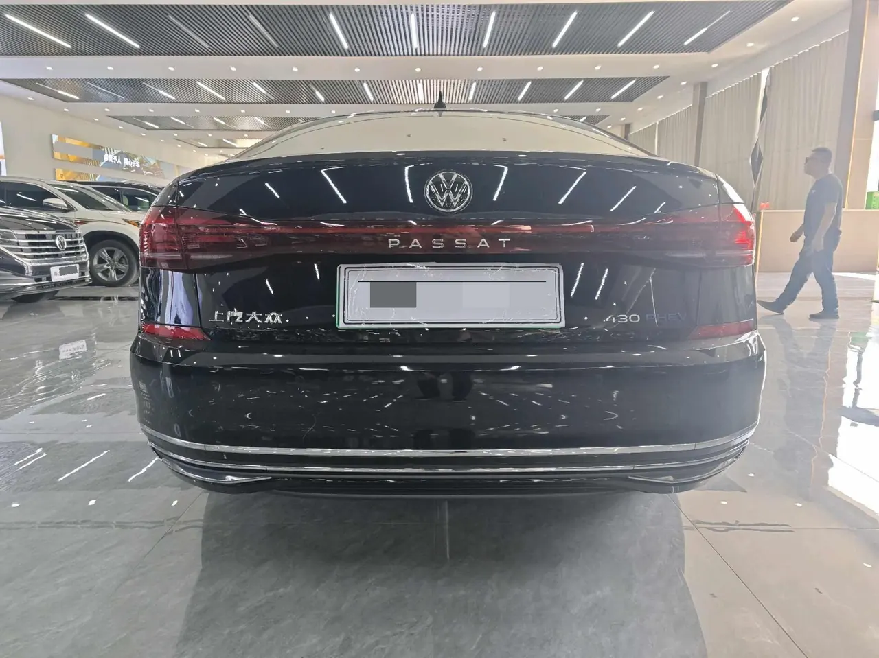 Volkswagen 2023 Passat PHEV 1.4T 430 Deluxe Automatic Gear 4