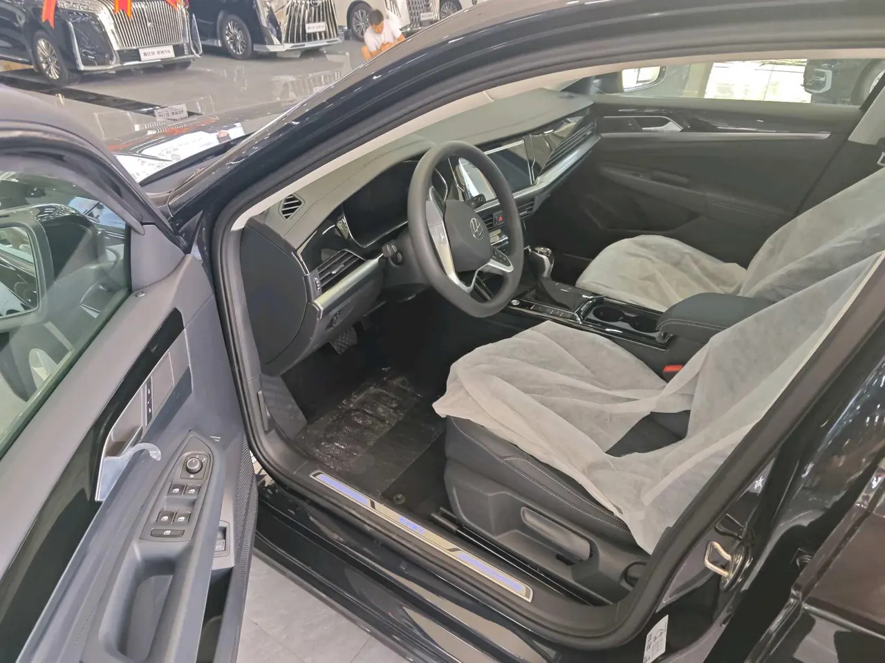 Volkswagen 2023 Passat PHEV 1.4T 430 Deluxe Automatic Gear 6