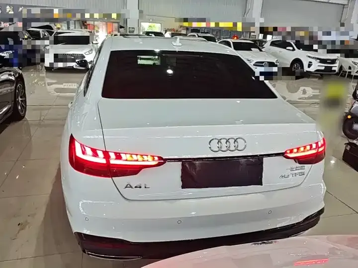 Audi A4L 2022 40 TFSI Deluxe Dynamic 6