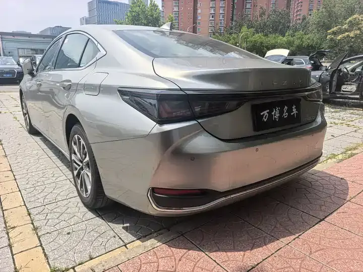 Lexus ES 2025 Model 200 Prestige Edition 10