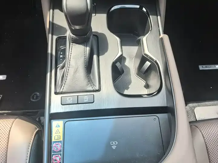 Lexus ES 2025 Model 200 Prestige Edition 5