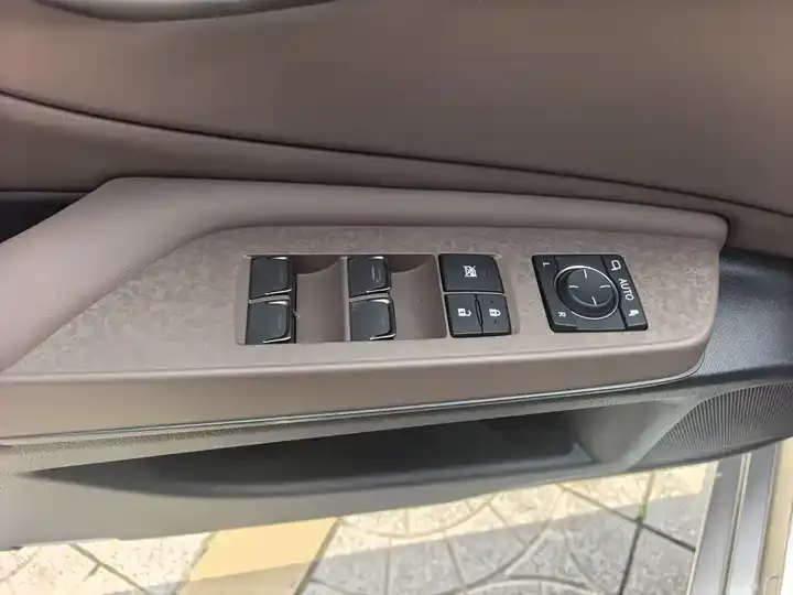 Lexus ES 2025 Model 200 Prestige Edition 7