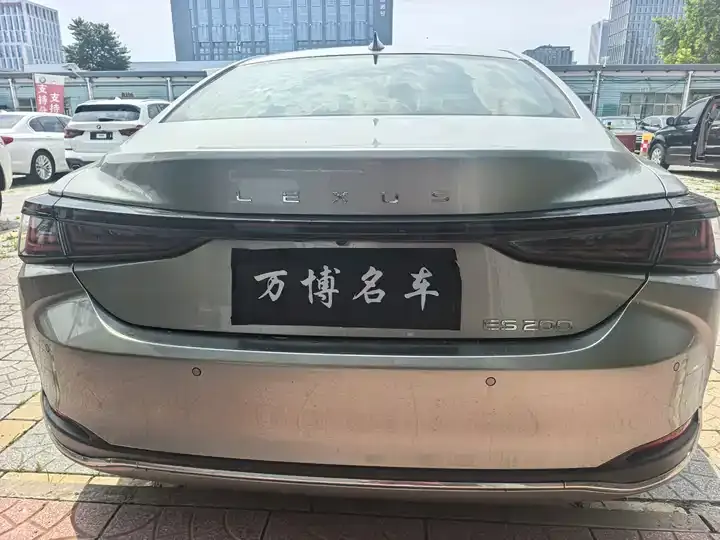 Lexus ES 2025 Model 200 Prestige Edition 8