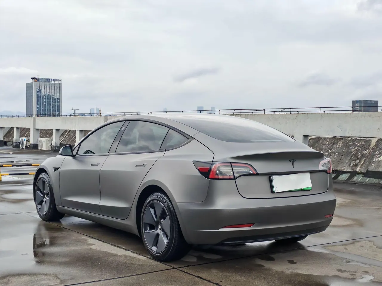 Tesla 2022 Model 3 rear-wheel drive version of automatic transmission 4