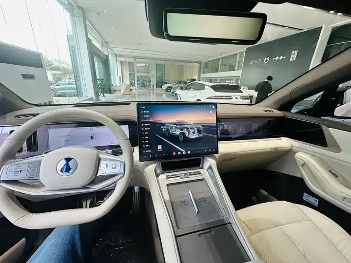 Denza N8L 2025 flagship 9