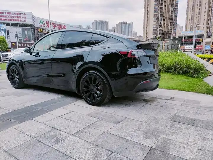 2022 Model Y Rear-Wheel Drive Edition 10