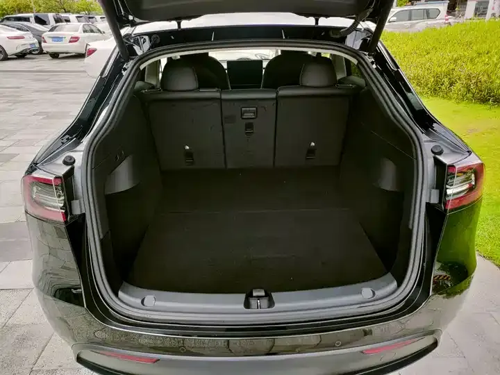 2022 Model Y Rear-Wheel Drive Edition 12