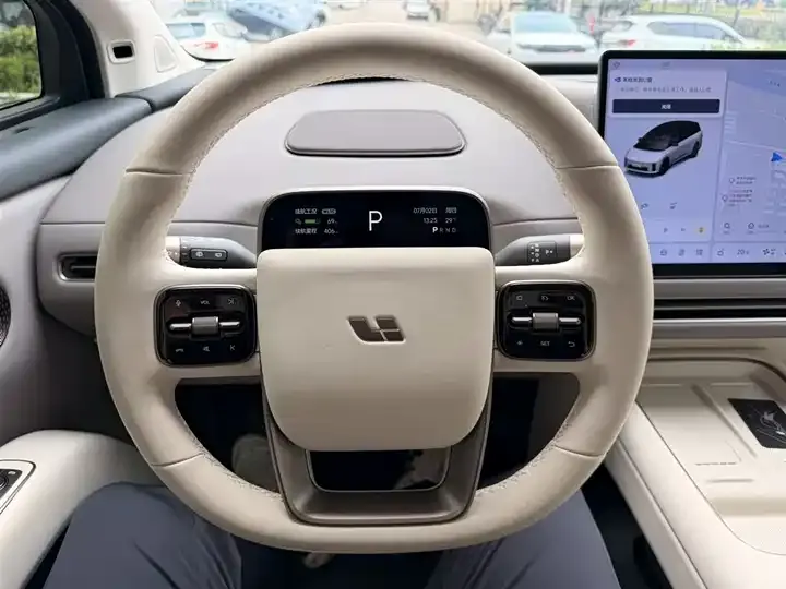 Li i8 2025 Standard Edition 8