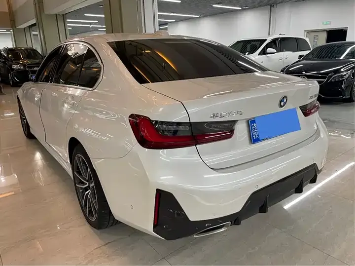 BMW 3 Series 2024 325Li M Sports Suit 12