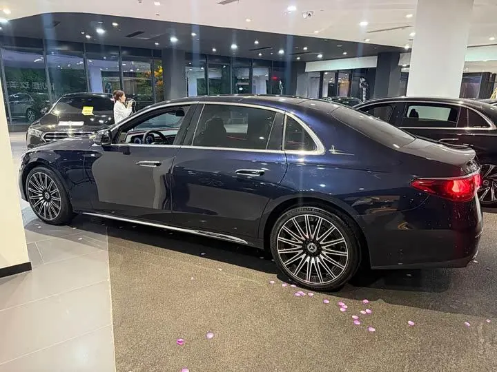 Mercedes Benz E Class 2024 E 300 L Luxury Model 3