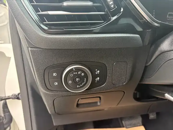 Focus 2021 hatchback EcoBoost 180 automatic ST Line 10
