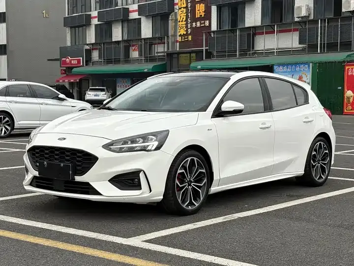 Focus 2021 hatchback EcoBoost 180 automatic ST Line 2