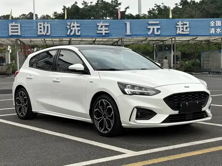 Focus 2021 hatchback EcoBoost 180 automatic ST Line 3