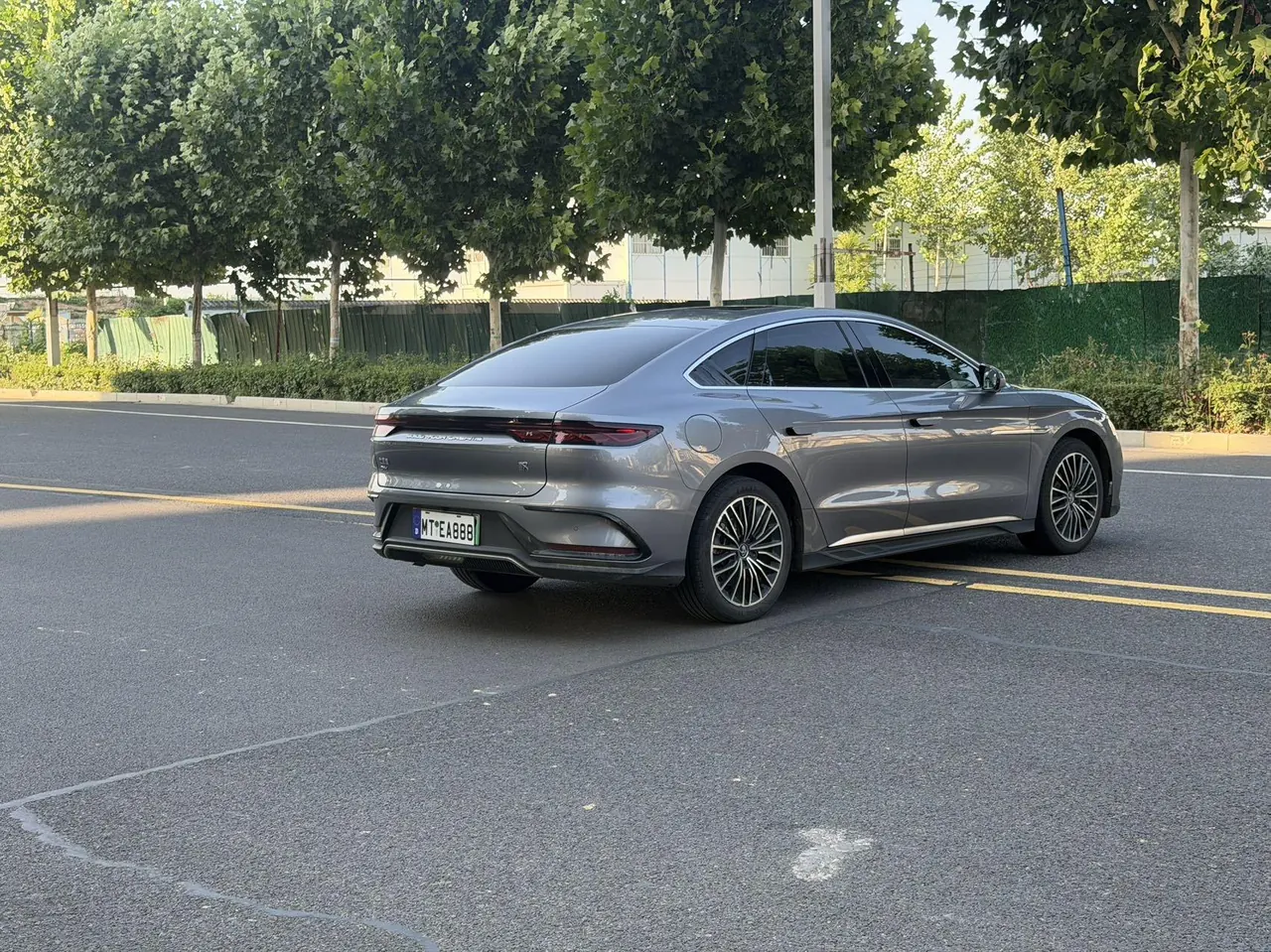 BYD 2022 Han DM-i 1.5T stepless 121KM exclusive automatic gear 9