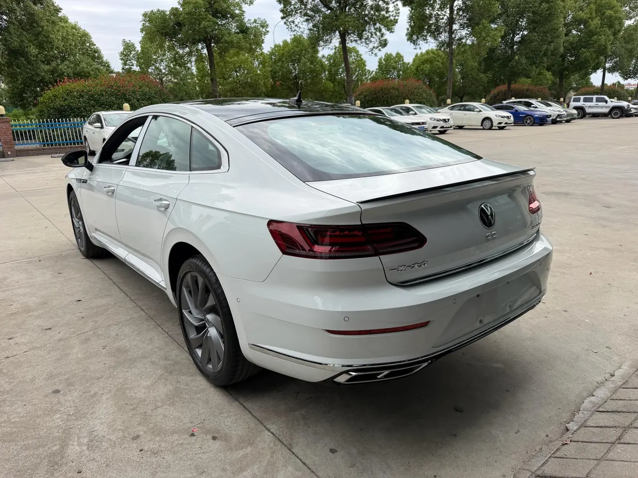 Volkswagen 2026 CC 2.0TSI 380TSI eye-catching 30 million selected automatic gear 5