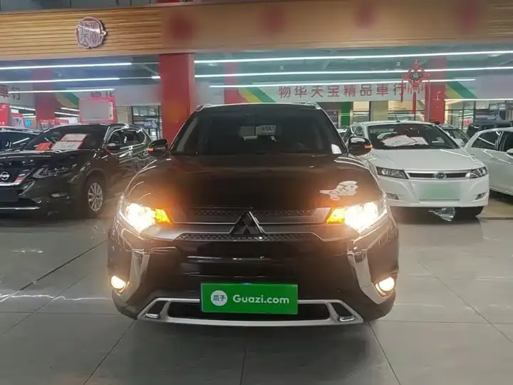 Outlander 2020 2.0L Two-Drive Enjoy Edition 5 3