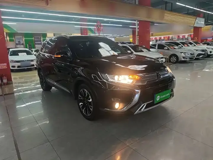 Outlander 2020 2.0L Two-Drive Enjoy Edition 5 4