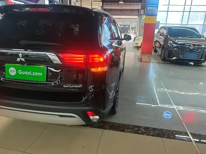 Outlander 2020 2.0L Two-Drive Enjoy Edition 5 8