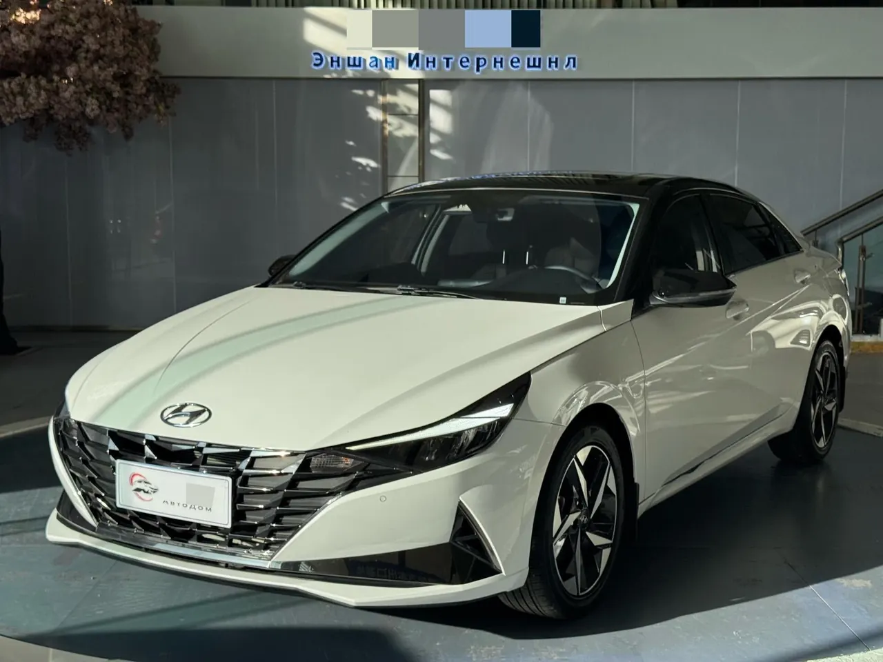 Open image lightbox: Hyundai 2022 Elantra -3-compartment 1.5 stepless LUX premium automatic gear