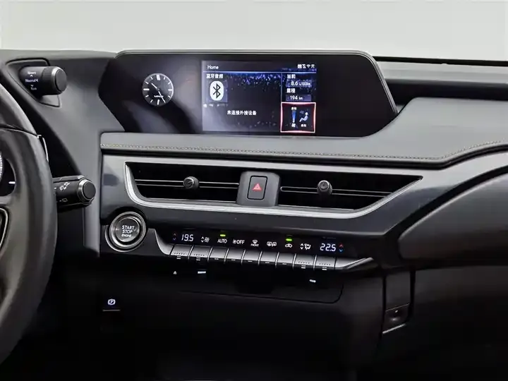 Lexus UX 2020 200 Special Edition 12