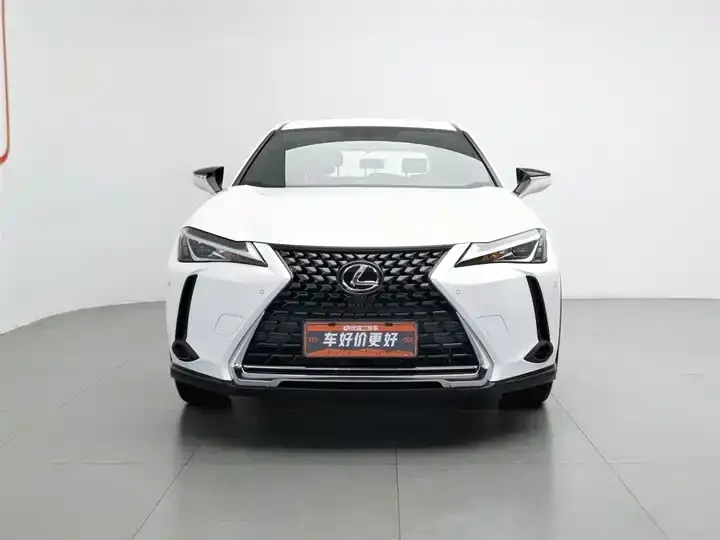 Lexus UX 2020 200 Special Edition 3