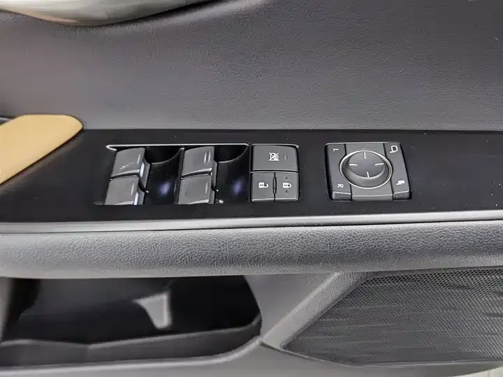 Lexus UX 2020 200 Special Edition 9