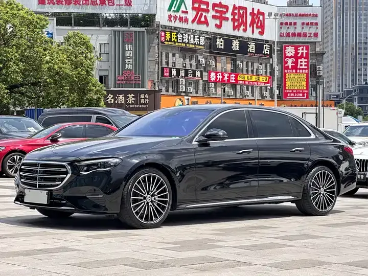 Mercedes Benz E-Class 2024 to E 300 L Fashion - View 1