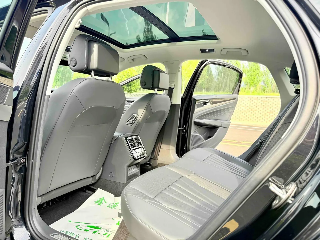 Volkswagen 2025 Passat 2.0TSI 380TSI Subut Long Yao Edition Automatic Gear 10