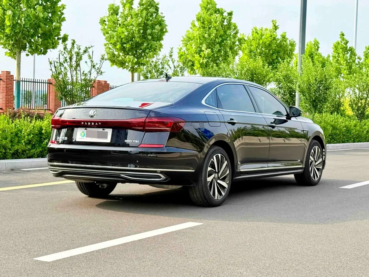 Volkswagen 2025 Passat 2.0TSI 380TSI Subut Long Yao Edition Automatic Gear 8