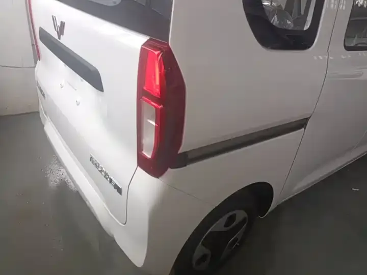 Wuling light new energy 2025 305km aggressive 8