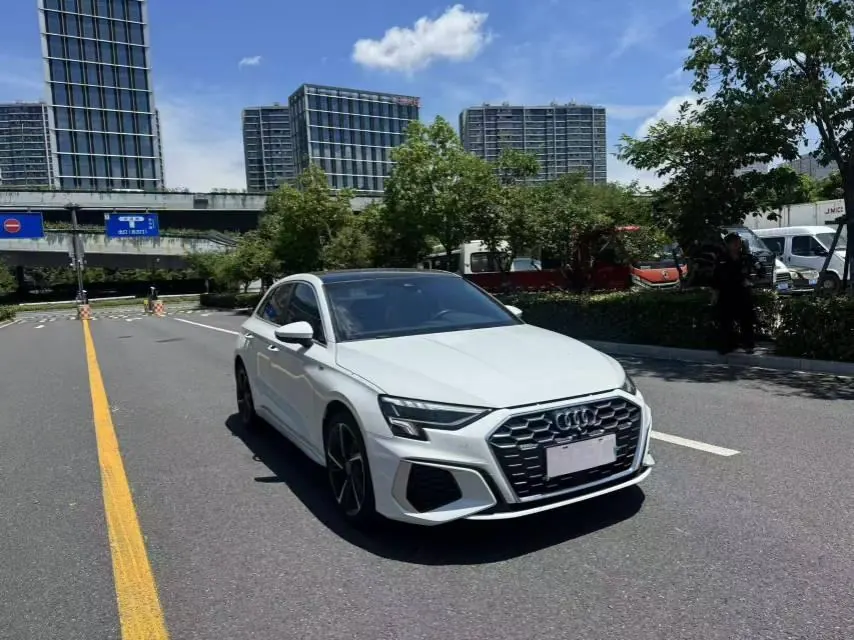 Audi 2022 A3 Sportback 1.4TFSI 35TFSI Fashion Sports Automatic 2